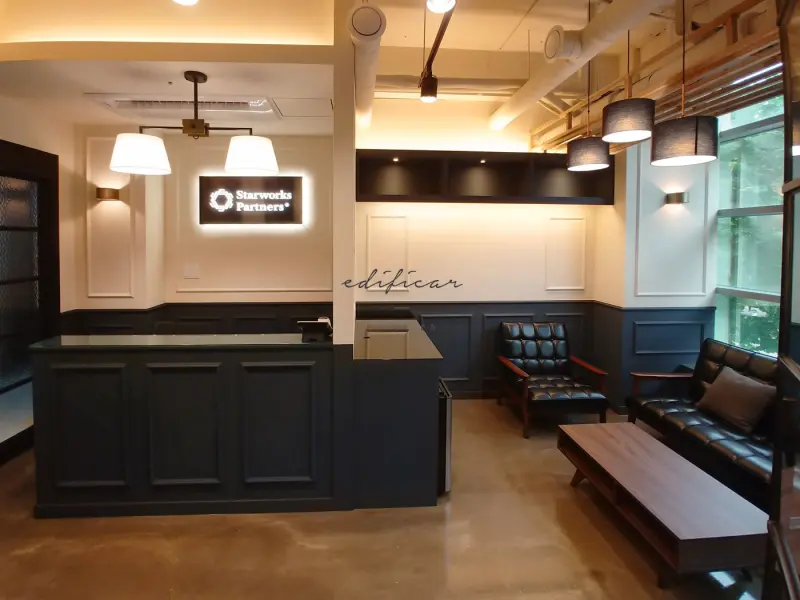 클래식 인더스트리얼 스타웍스 오피스 로비